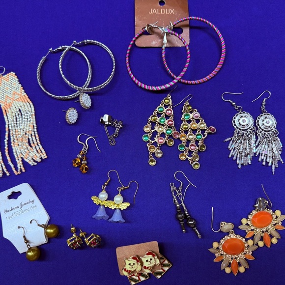 Jewelry - Earring lot